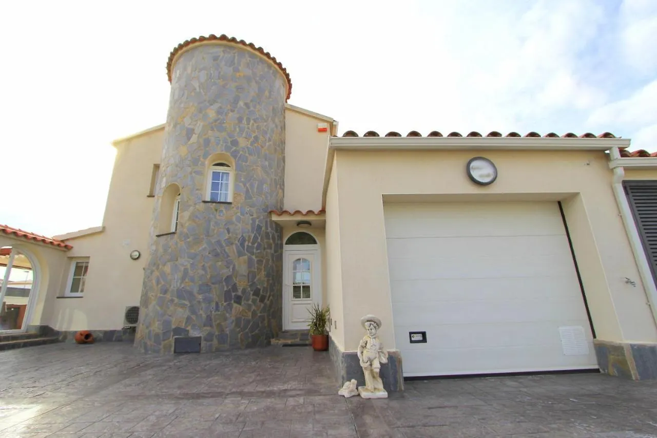Leon Inmo Villa Loro - 14157 Empuriabrava 0*,