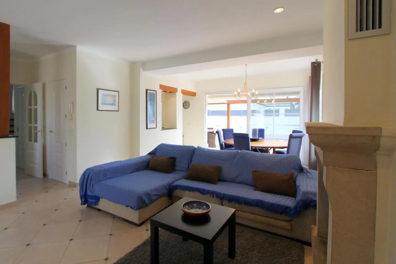 Leon Inmo Villa Loro - 14157 Empuriabrava Španělsko