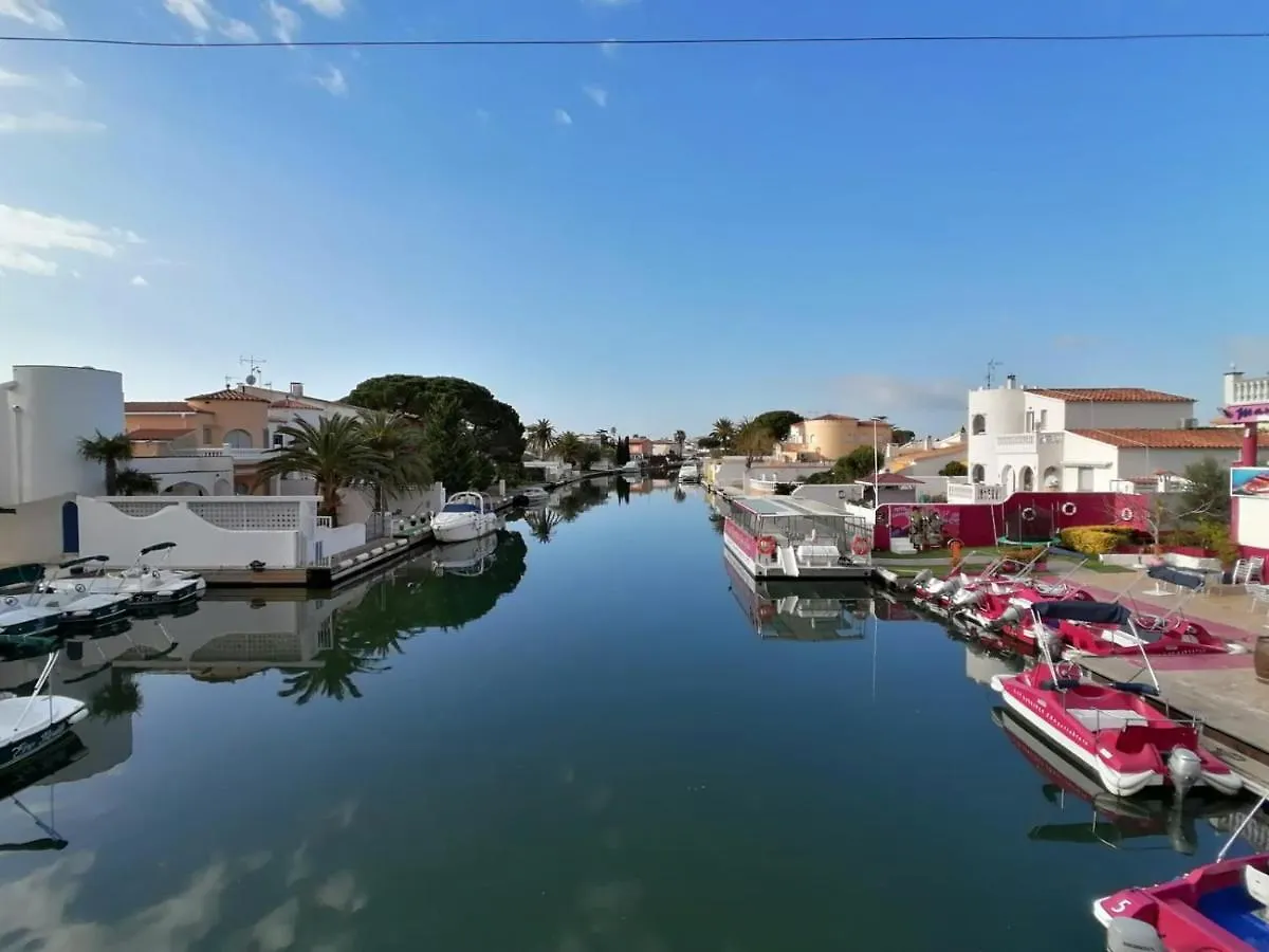 Leon Inmo Villa Loro - 14157 Empuriabrava 0*,